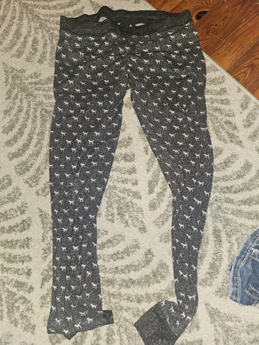 PINK Victoria's Secret Charcoal Heather Dog-Print Leggings